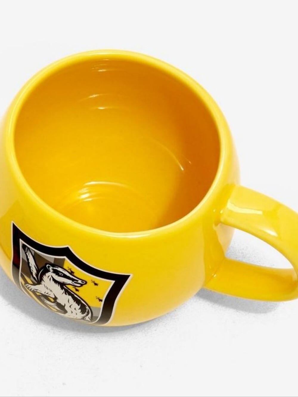Harry Potter Hufflepuff Mug - Picture 3 of 4